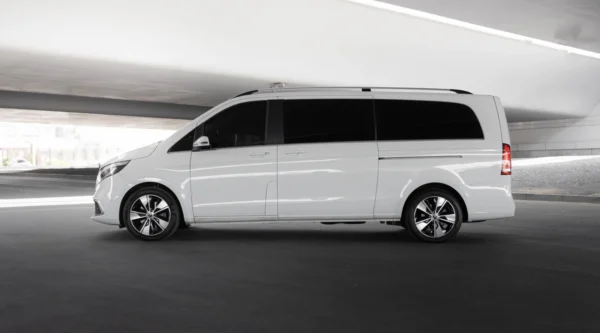 Mercedes V 250 2023 - Image 2